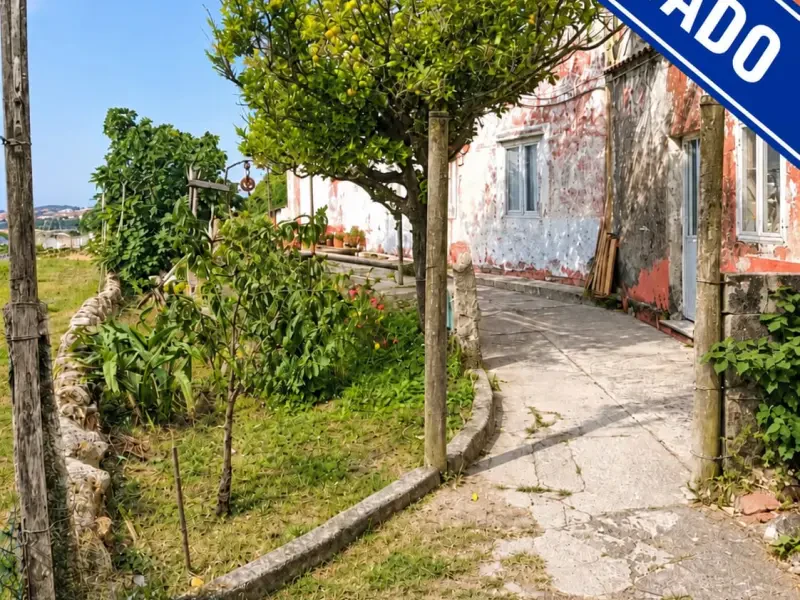 CASA EN CARREIRA CON TERRENO 