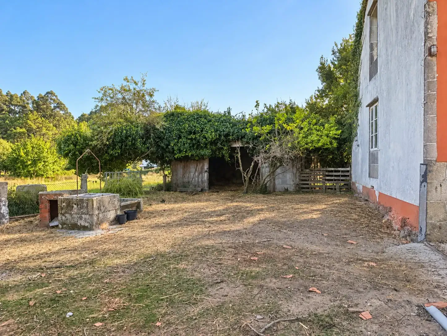 CASA DE PIEDRA PARA RESTAURAR CON TERRENO DE 3.400 M2 — 7