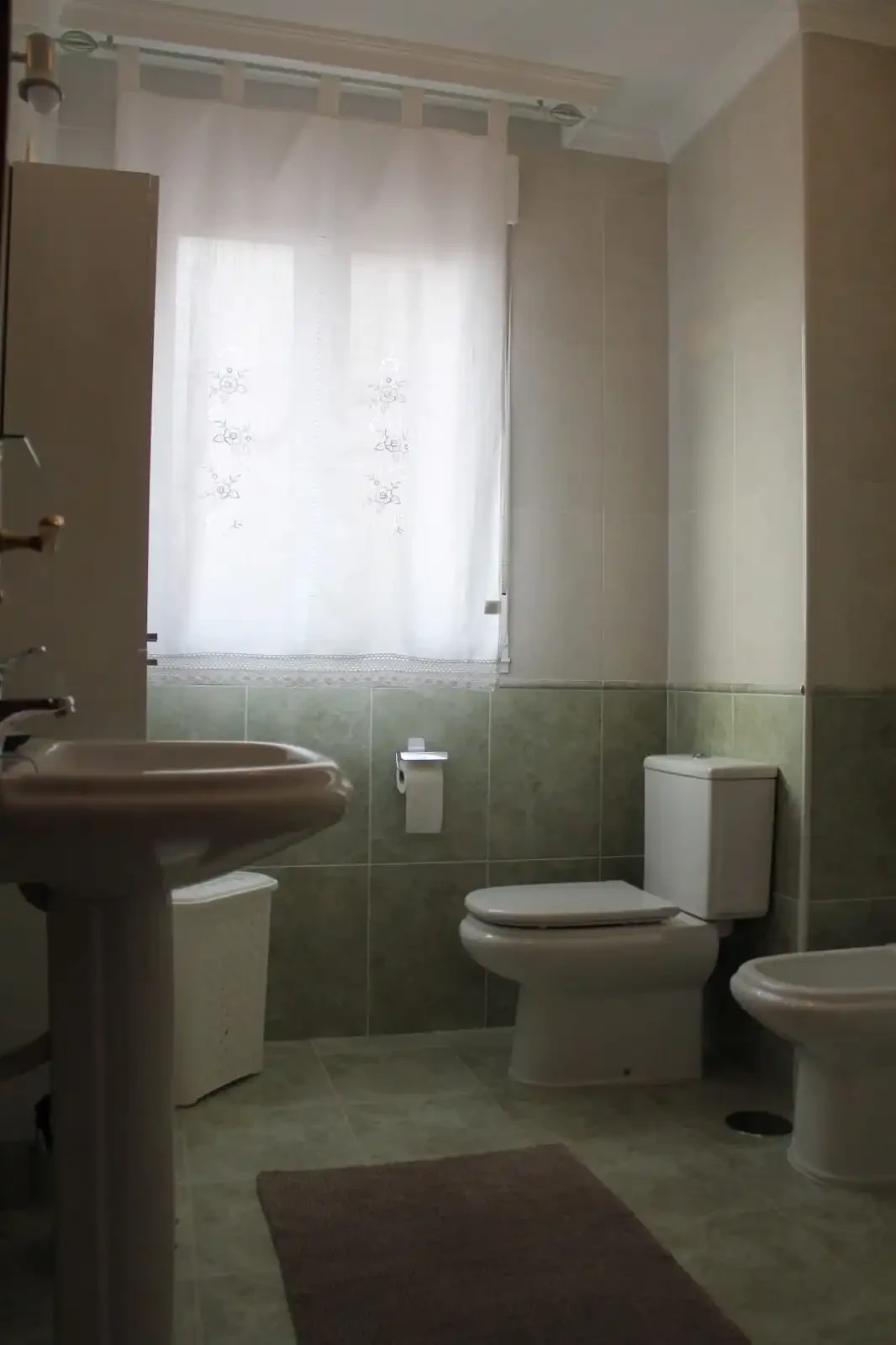 APARTAMENTO ALQUILER TEMPORADA ESCOLAR EN AGUIÑO  — 2
