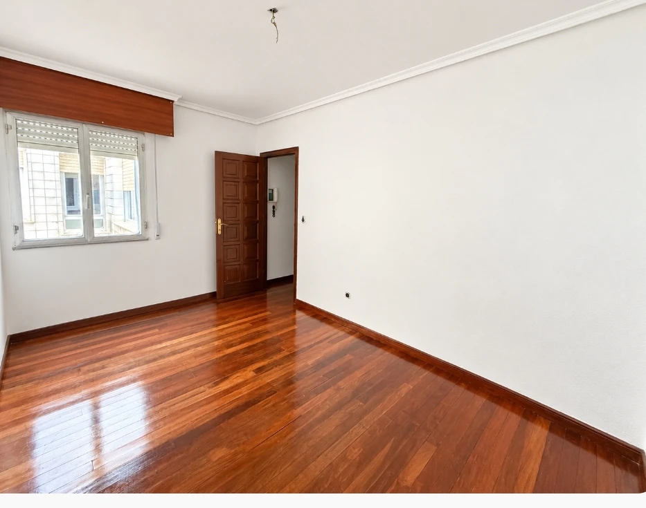 SE VENDE PISO CON AMPLIA TERRAZA EN RIVEIRA  — 1