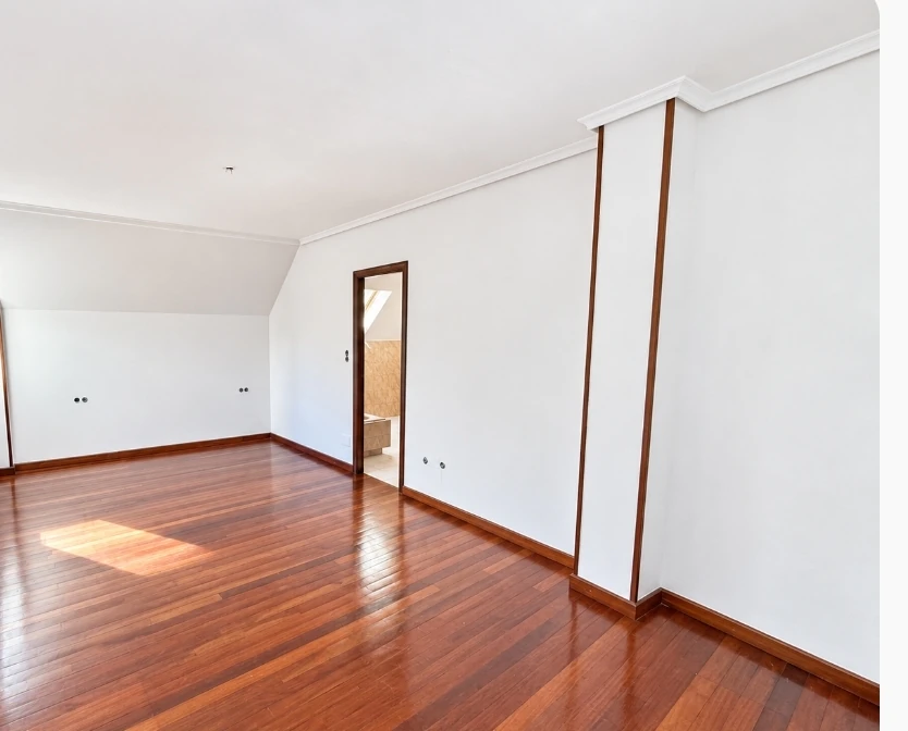 SE VENDE PISO CON AMPLIA TERRAZA EN RIVEIRA  — 2