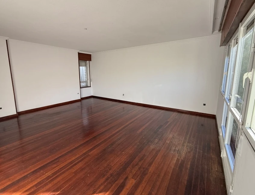 SE VENDE PISO CON AMPLIA TERRAZA EN RIVEIRA  — 3