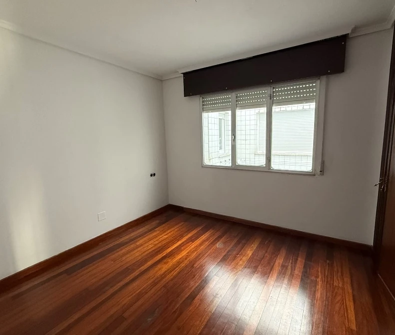 SE VENDE PISO CON AMPLIA TERRAZA EN RIVEIRA  — 13