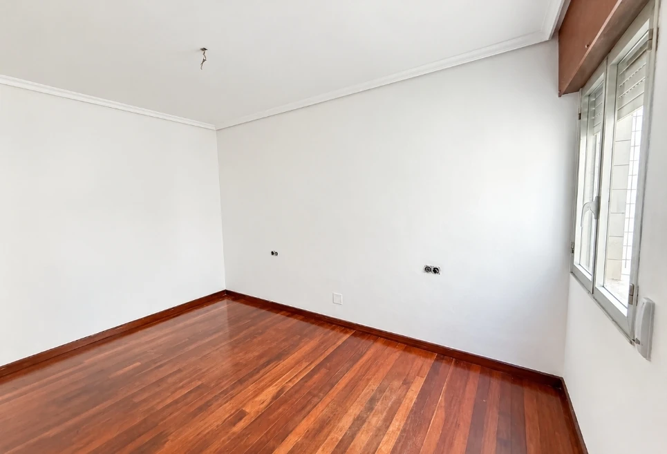SE VENDE PISO CON AMPLIA TERRAZA EN RIVEIRA  — 14