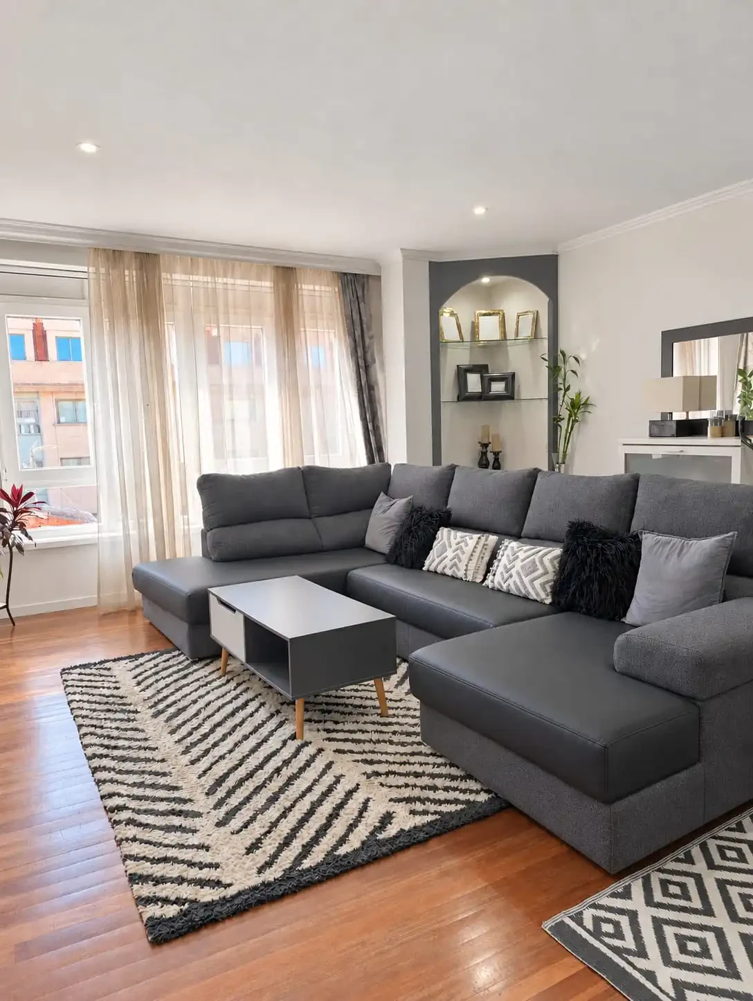 SE VENDE PISO EN RIBEIRA CENTRO  — 1