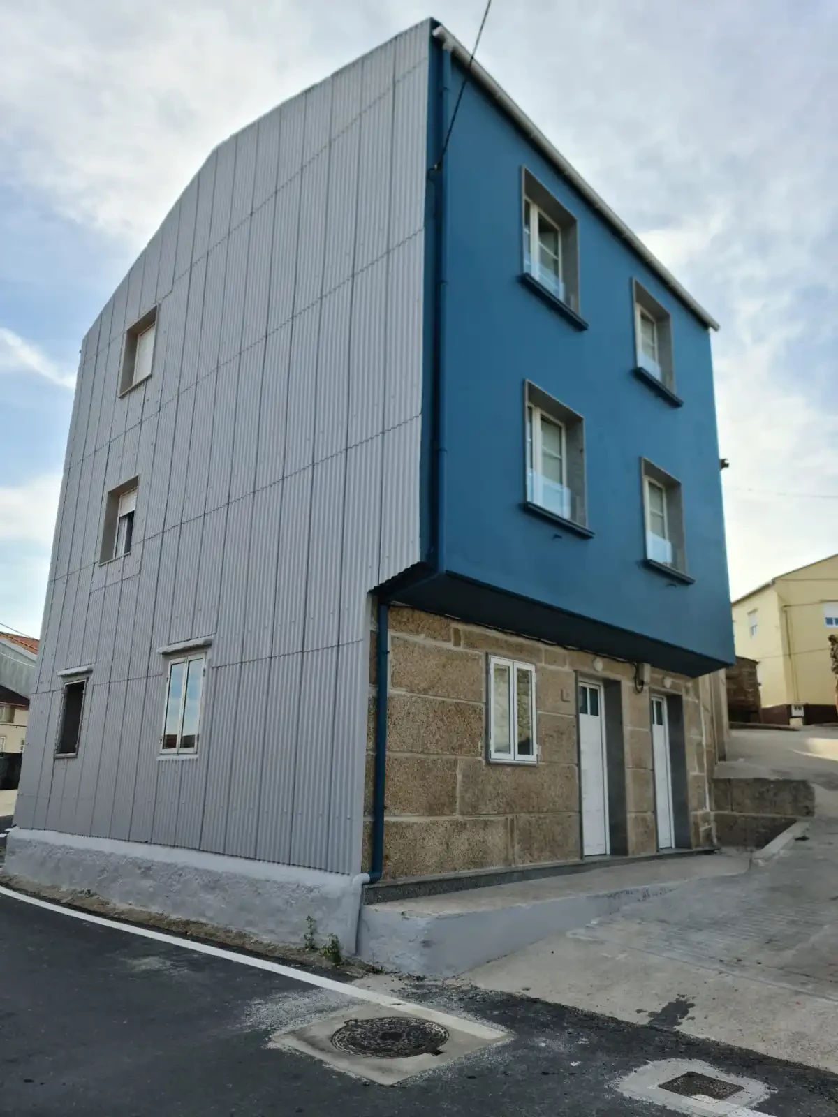 CASA REFORMADA EN VILAR  — 1