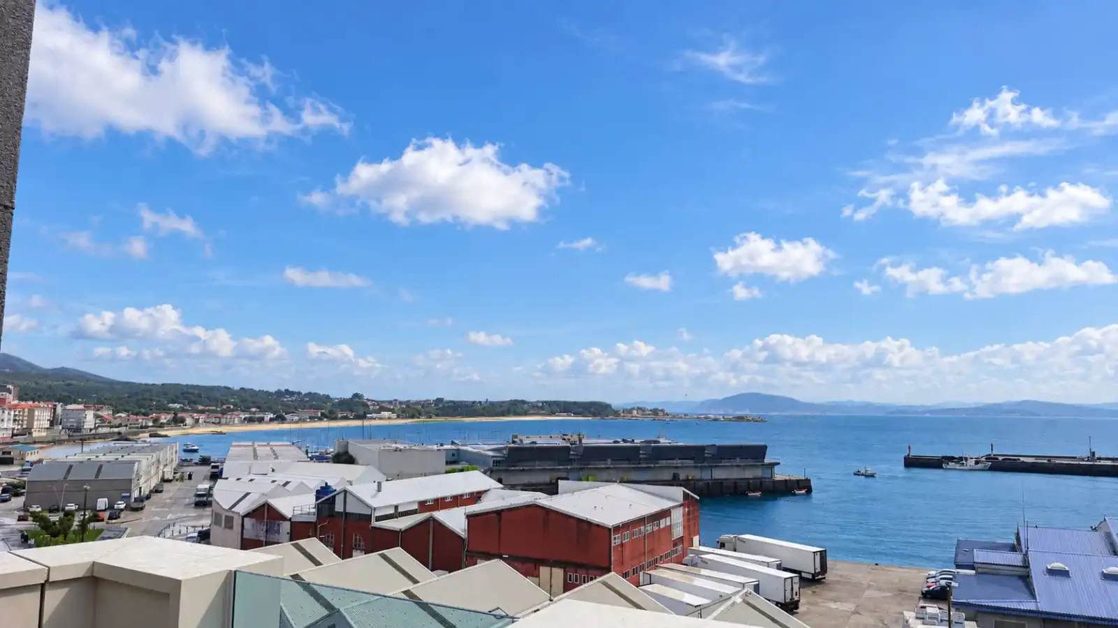 APARTAMENTO CON VISTAS AL MAR EN RIBEIRA  — 1