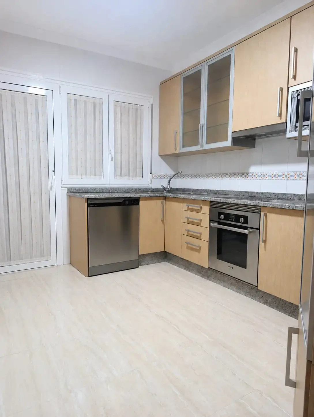 PISO 3 HABITACIONES EN RIBEIRA — 2
