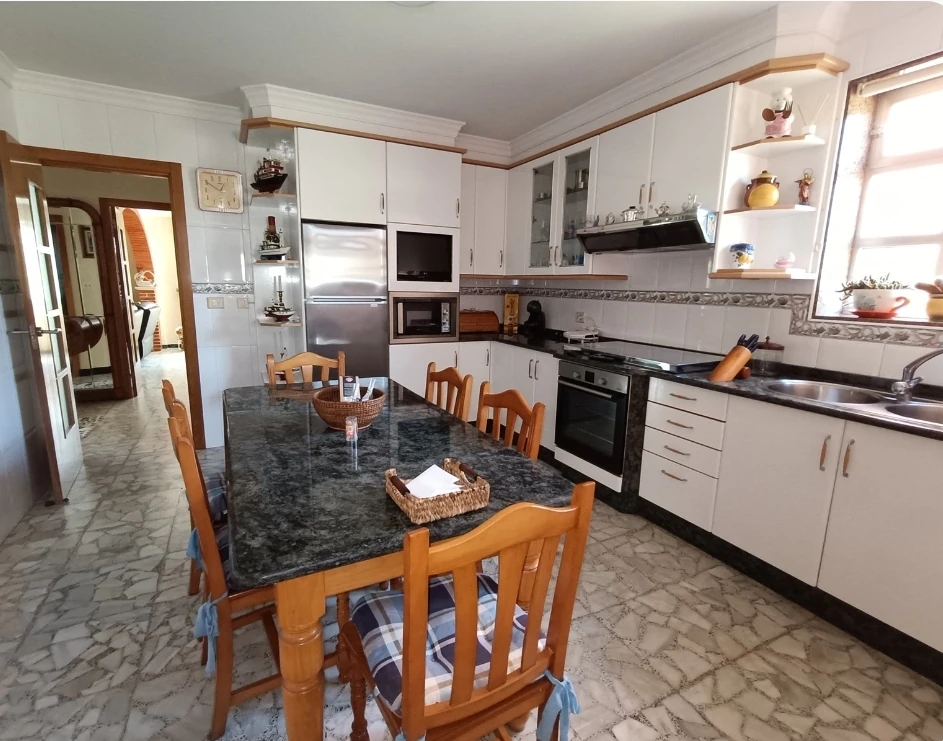 CASA CON JARDIN EN RIBEIRA  — 2